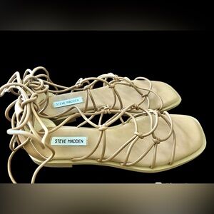 STEVE MADDEN SANDALS - NEW